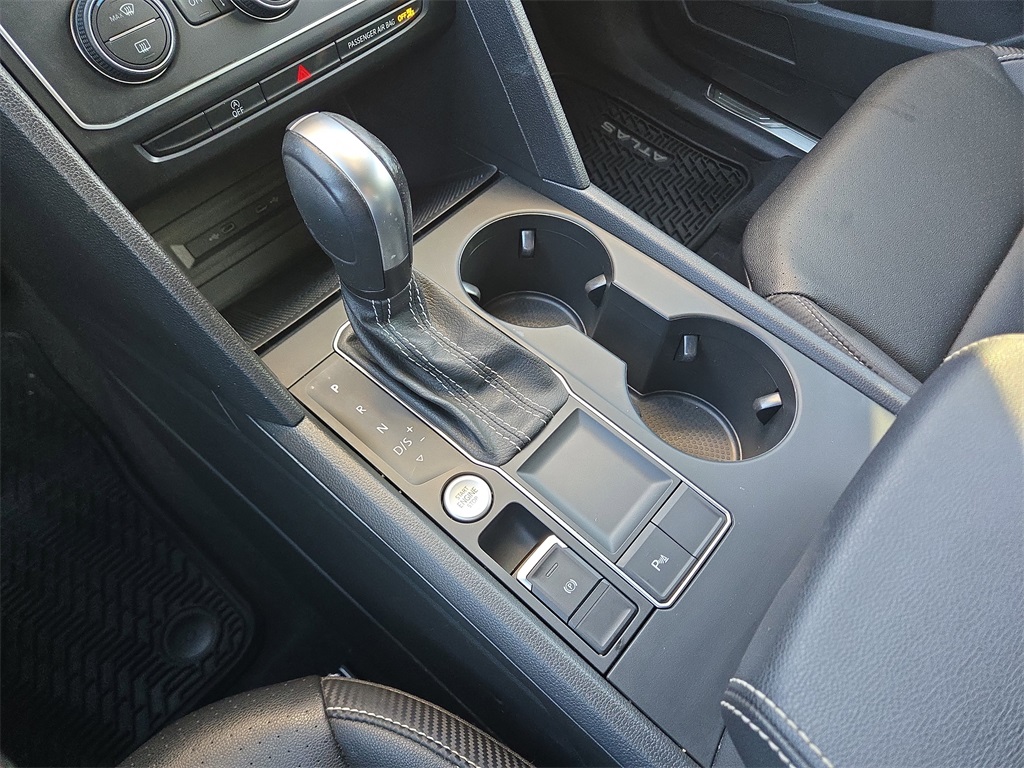 2021 Volkswagen Atlas Cross Sport 3.6L V6 SE w/Technology Silver at DeMontrond Auto Country