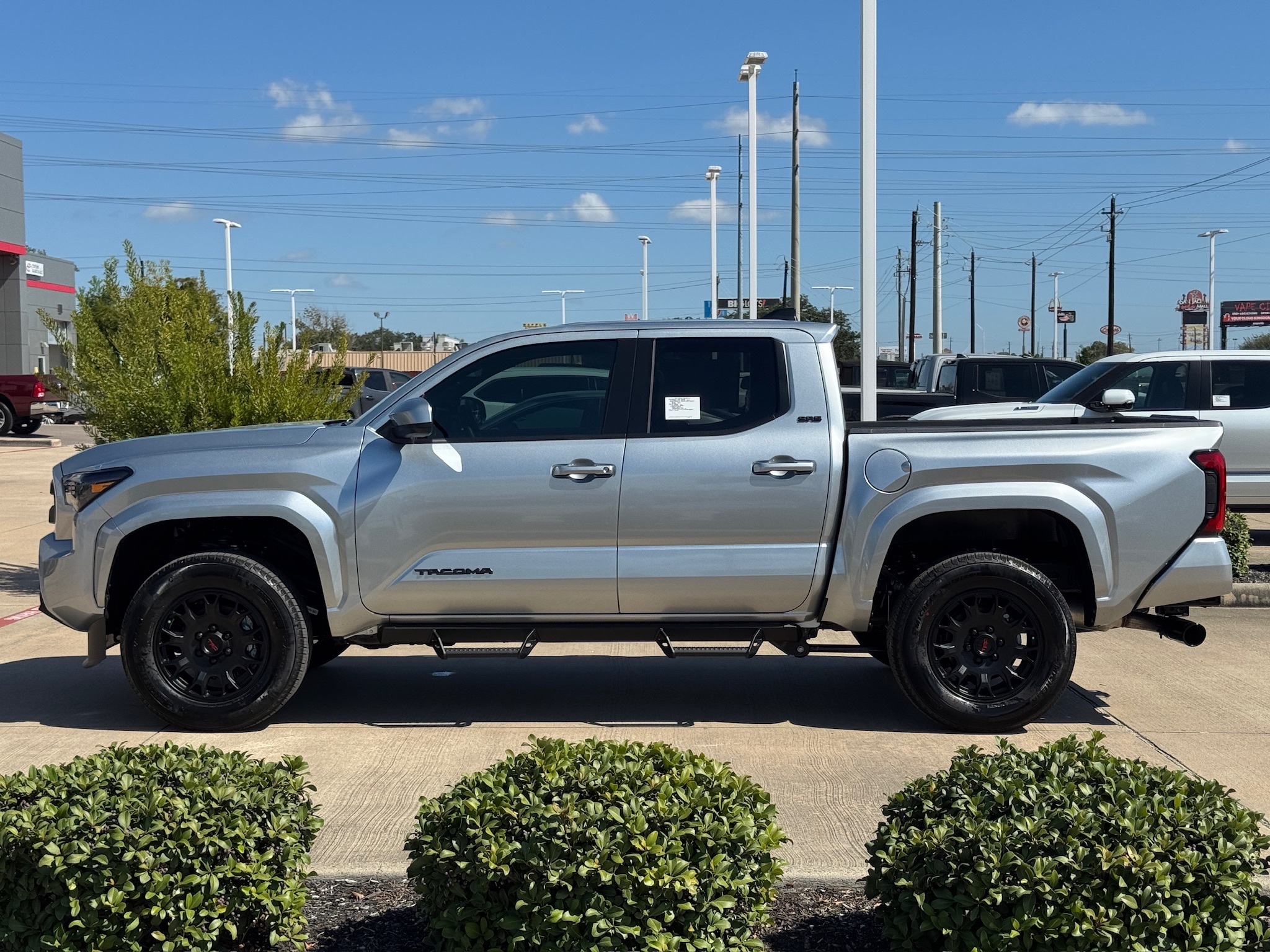 2025 Toyota Tacoma SR5 - 9