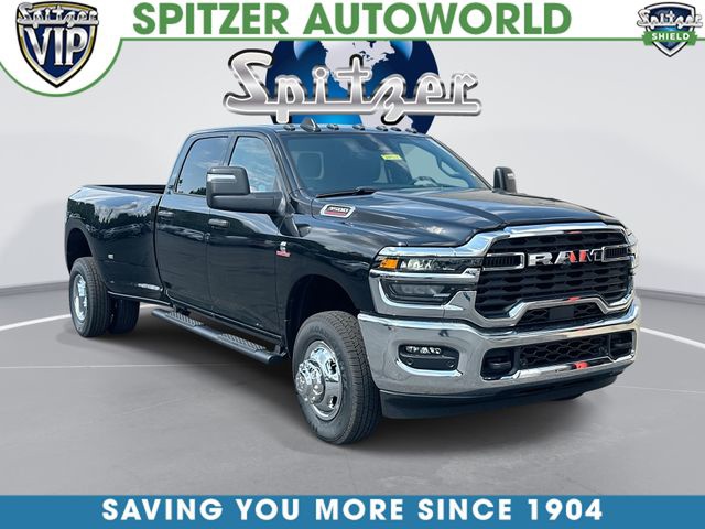 Diamond Black Crystal Pearlcoat 2026 RAM 3500 Pickup Truck Four-Wheel Drive 8-Speed Automatic