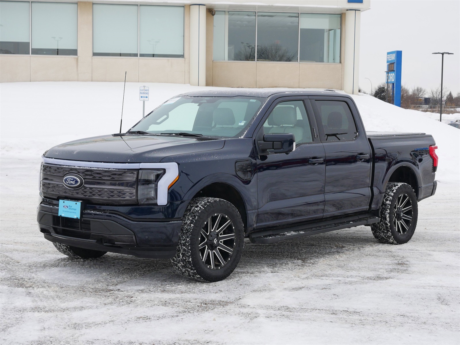 2022 Ford F-150 Lightning Platinum SuperCrew AWD