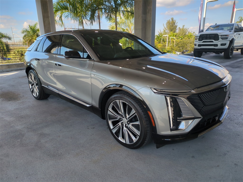 Used 2024 Cadillac LYRIQ Luxury 3 with VIN 1GYKPSRL7RZ136738 for sale in Tamarac, FL