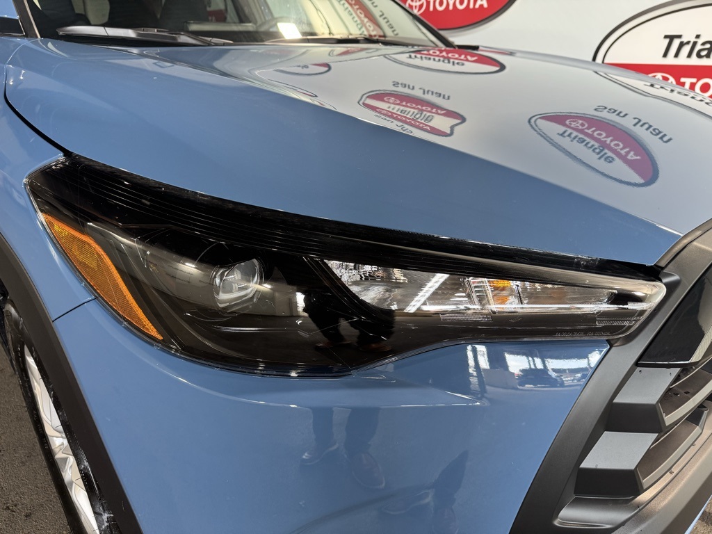Thumbnail: 2026 Toyota Corolla Cross - 10