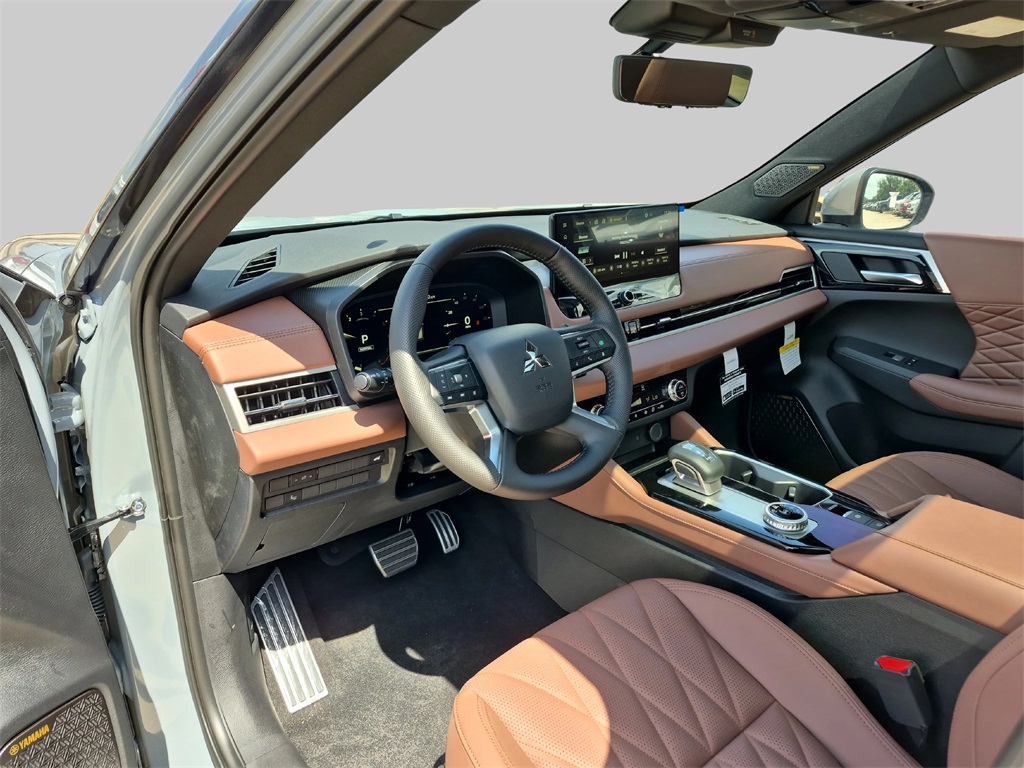 2025 Mitsubishi Outlander SEL - 8