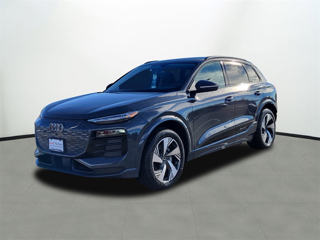 2025 Audi Q6 e-tron quattro Premium Plus