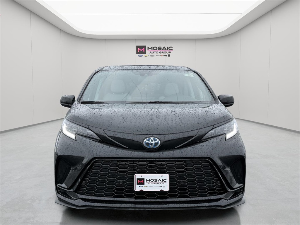 Used 2025 Toyota Sienna LE with VIN 5TDGSKFC0SS215531 for sale in Zumbrota, Minnesota