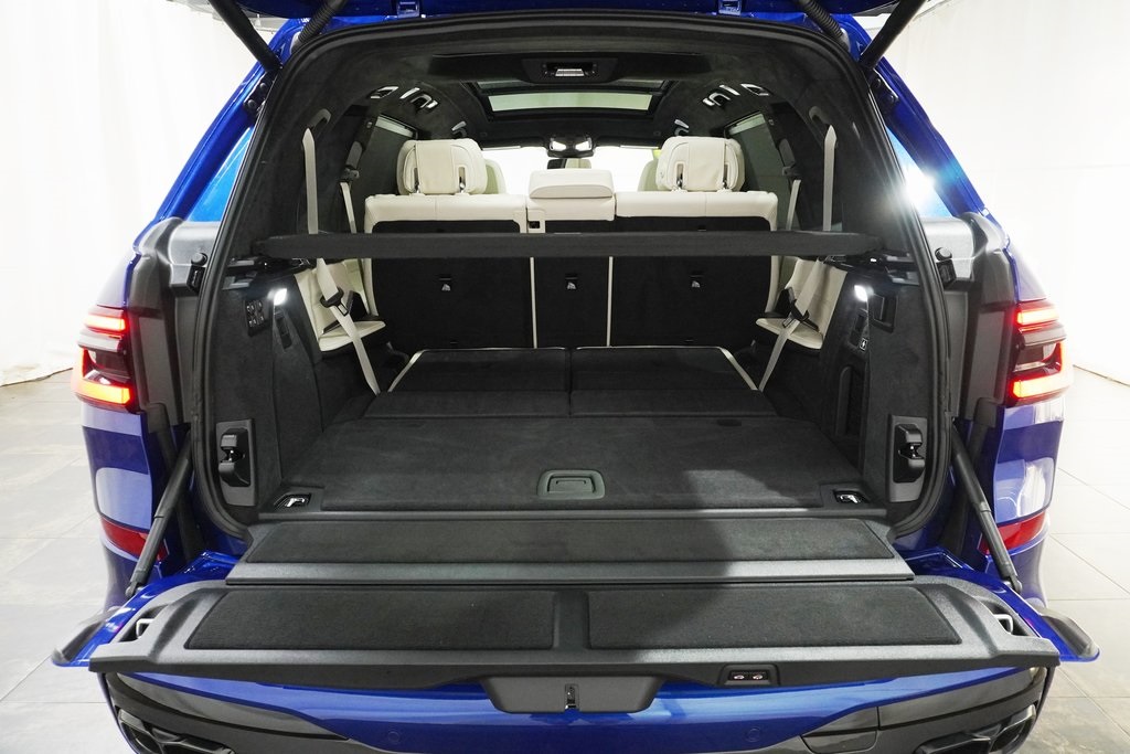 2025 Bmw X7 M60i photo 4
