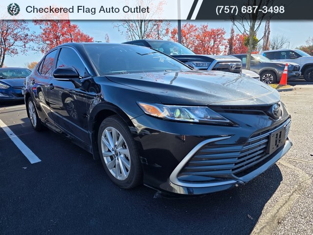 2023 Toyota Camry LE photo 3