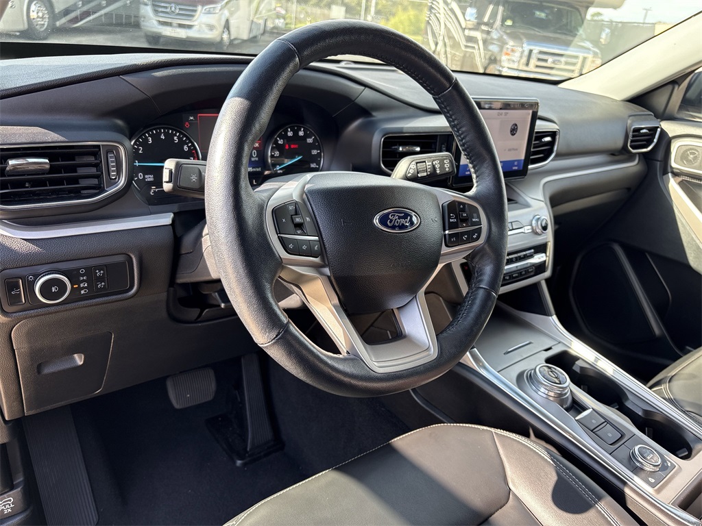 2023 Ford Explorer XLT Silver at DeMontrond Ford