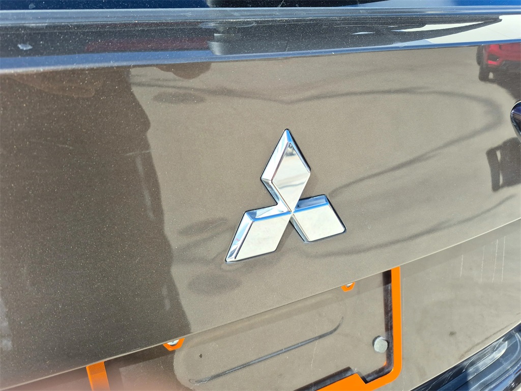 2024 Mitsubishi Outlander SEL Brown at Mac Haik CDJR North Houston