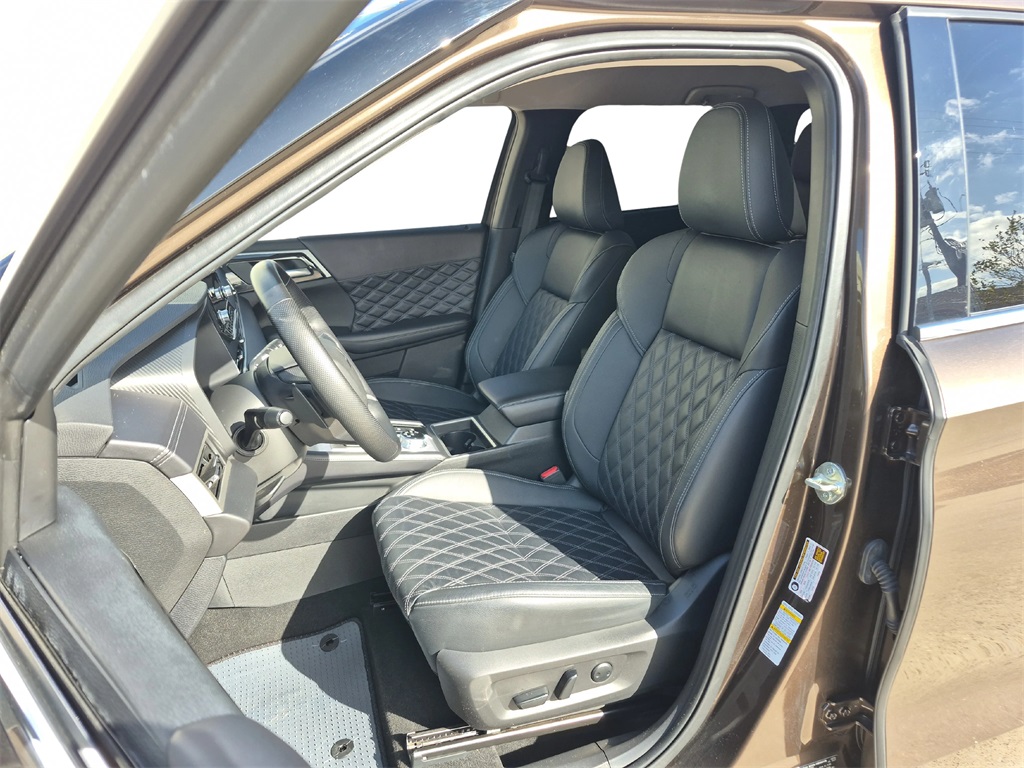 2024 Mitsubishi Outlander SEL Brown at Mac Haik CDJR North Houston