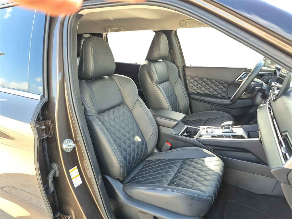 2024 Mitsubishi Outlander SEL Brown at Mac Haik CDJR North Houston