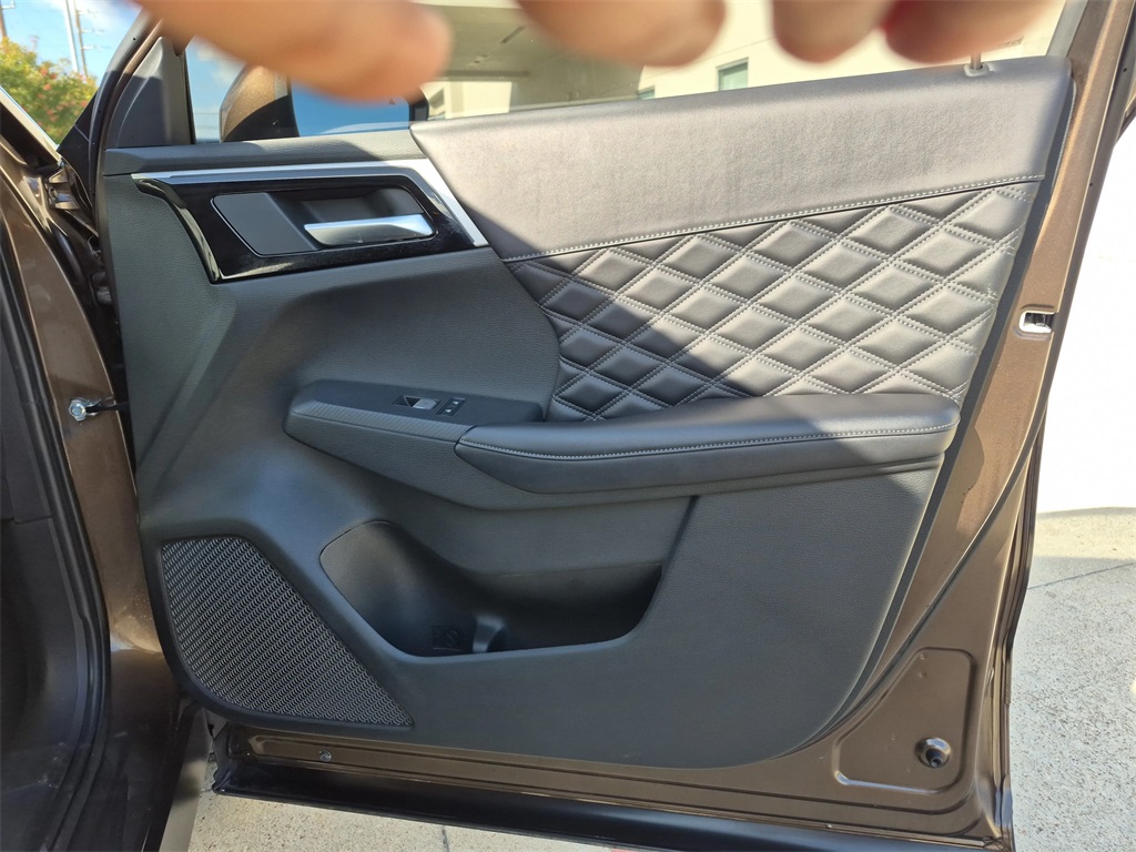 2024 Mitsubishi Outlander SEL Brown at Mac Haik CDJR North Houston