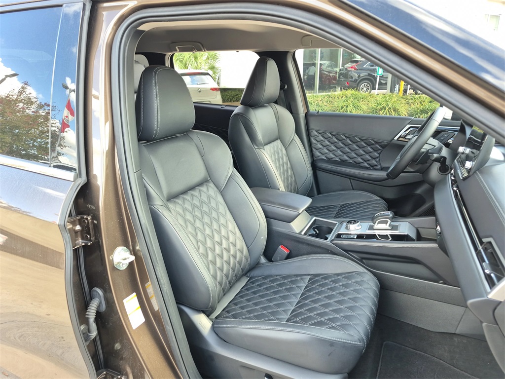 2024 Mitsubishi Outlander SEL Brown at Mac Haik CDJR North Houston