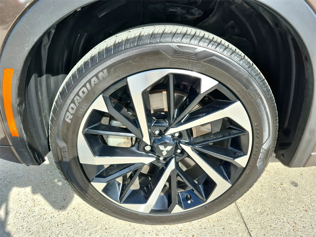 2024 Mitsubishi Outlander SEL Brown at Mac Haik CDJR North Houston