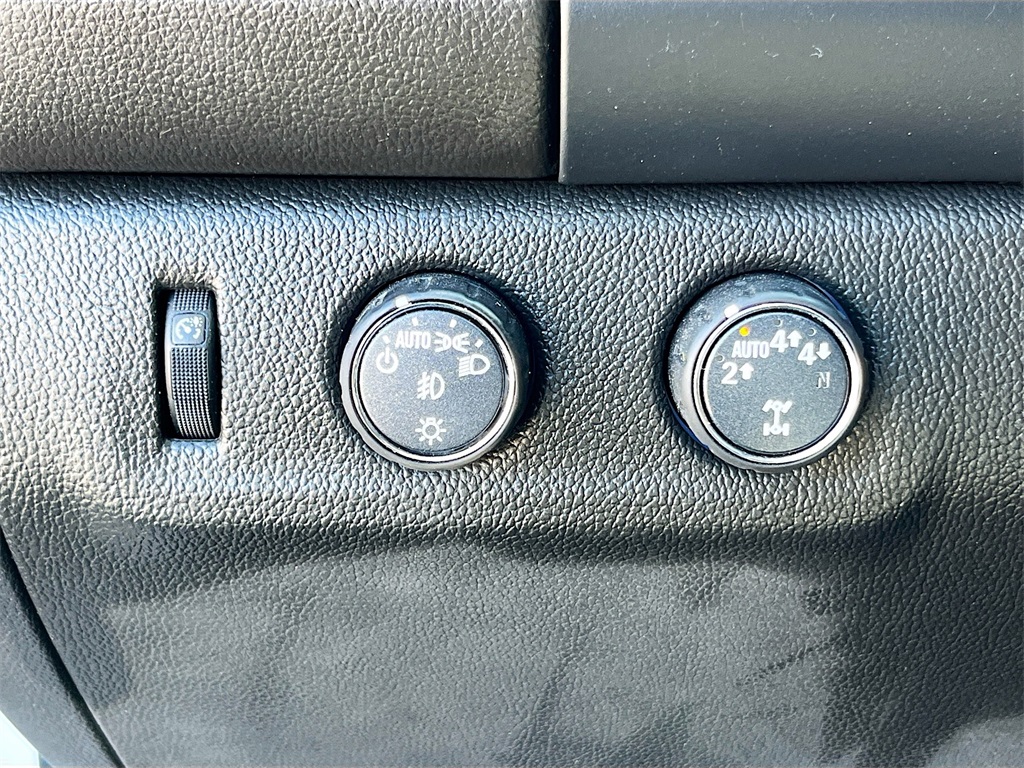 2022 GMC Canyon AT4 w/Cloth White at Central Houston Nissan