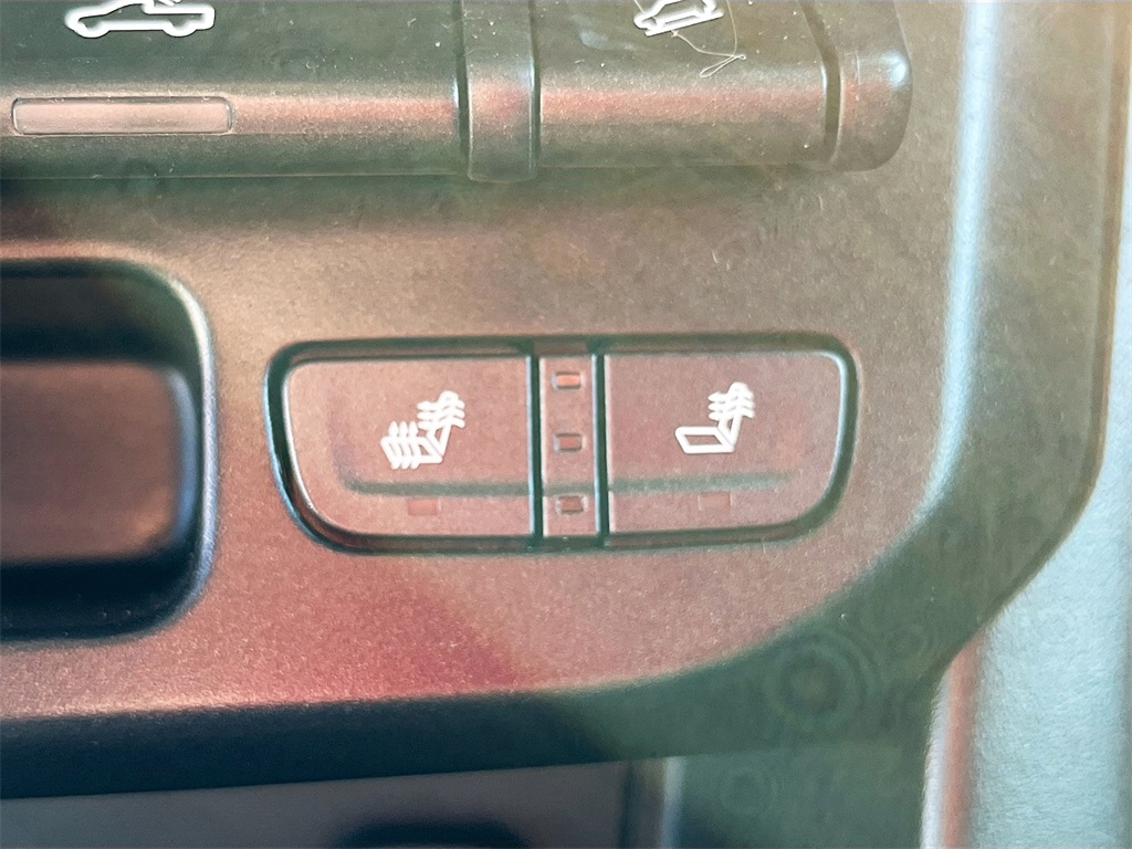 2022 GMC Canyon AT4 w/Cloth White at Central Houston Nissan