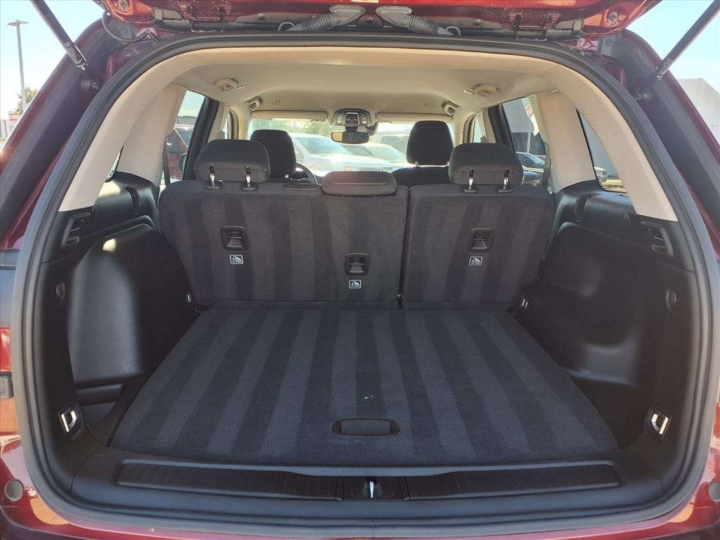 2024 Jeep Grand Cherokee Laredo Red at Mac Haik CDJR North Houston