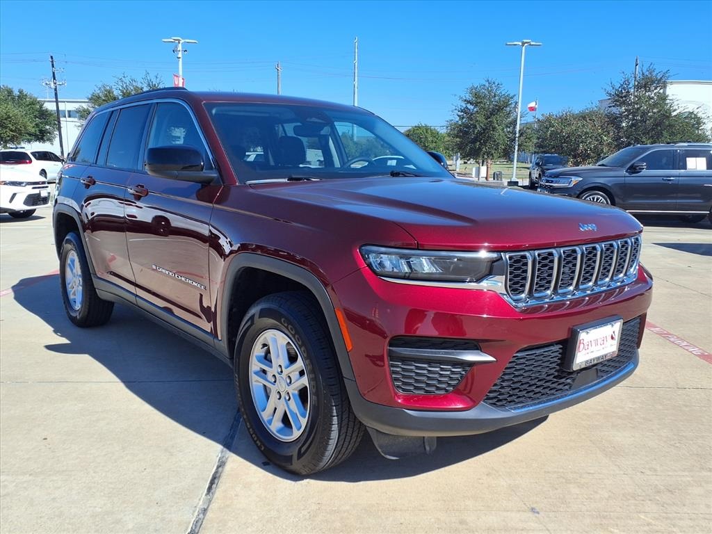 2024 Jeep Grand Cherokee Laredo Red at Mac Haik CDJR North Houston