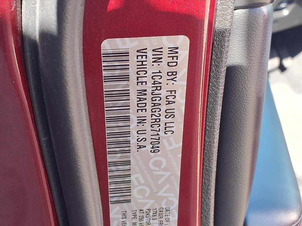 2024 Jeep Grand Cherokee Laredo Red at Mac Haik CDJR North Houston