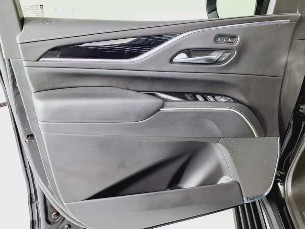 2023 Cadillac Escalade ESV V-Series - 9