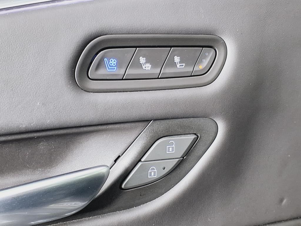 2023 Cadillac Escalade ESV V-Series - 10