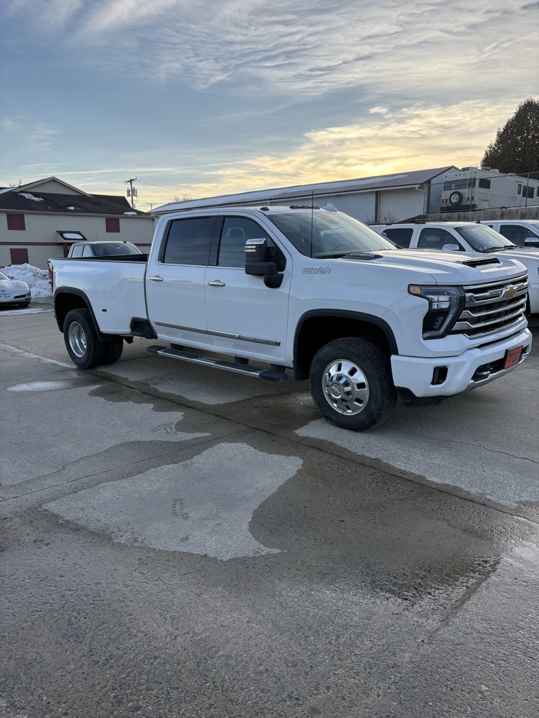 2025 Chevrolet Silverado 3500HD High Country Crew Cab 4WD