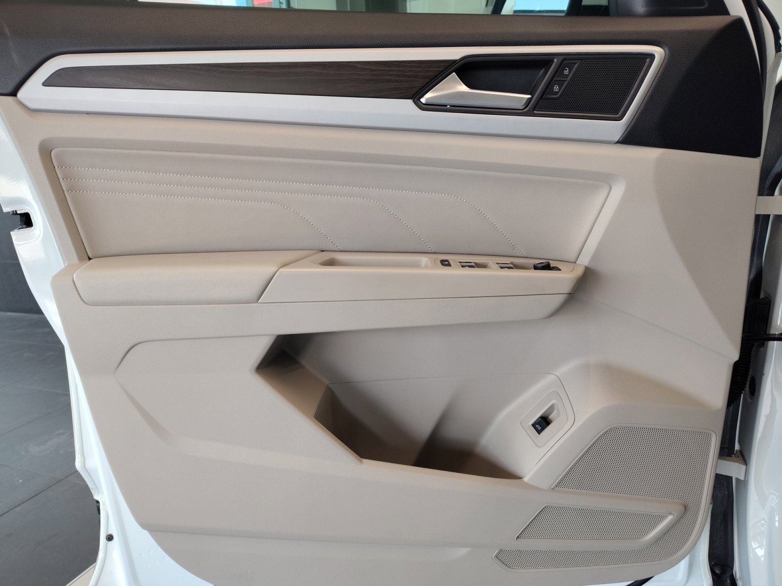 Used Car 2022 Volkswagen Atlas  2.0t Se W/technology For Sale Under $25,000 In San Antonio, Texas