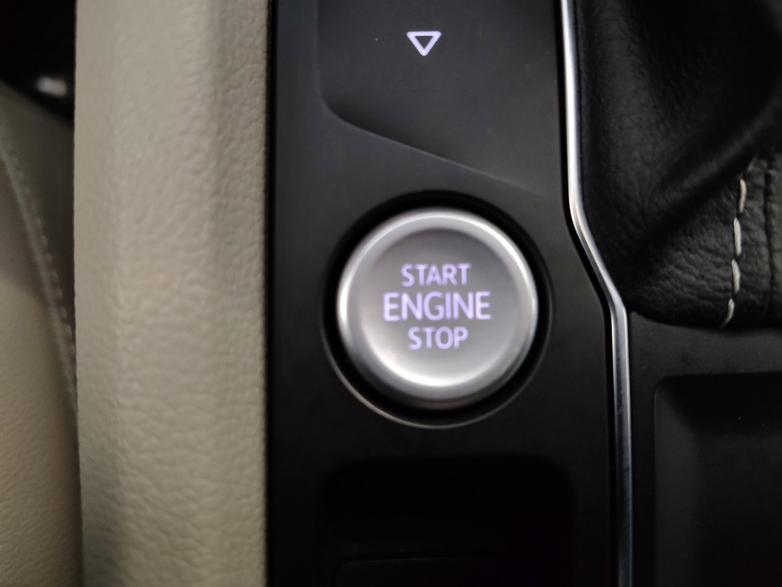 Used Car 2022 Volkswagen Atlas  2.0t Se W/technology For Sale Under $25,000 In San Antonio, Texas