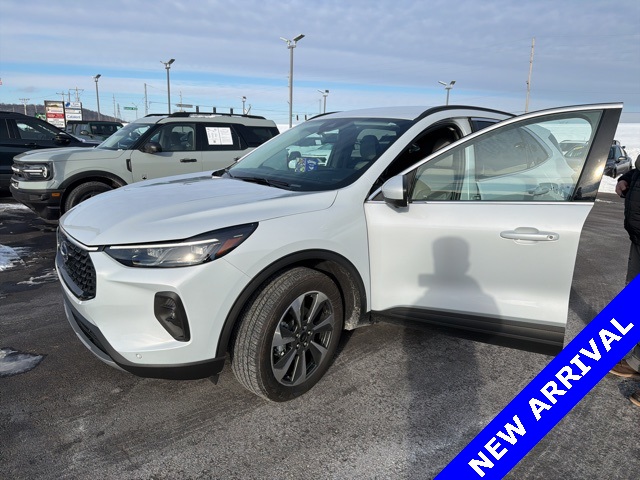 2025 Ford Escape Hybrid Platinum AWD