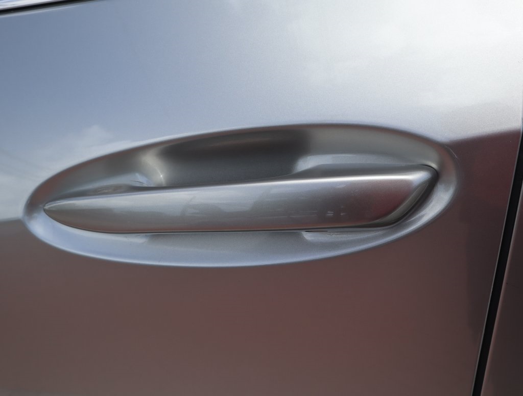 Thumbnail: 2020 Lexus UX - 10