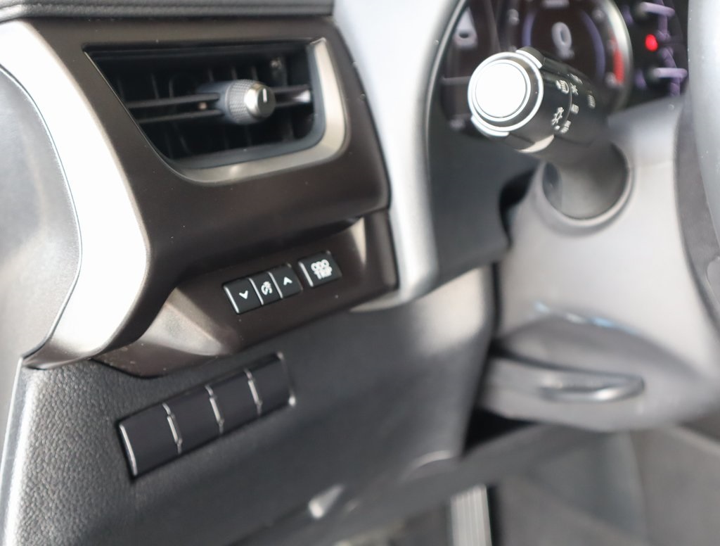 Thumbnail: 2020 Lexus UX - 25