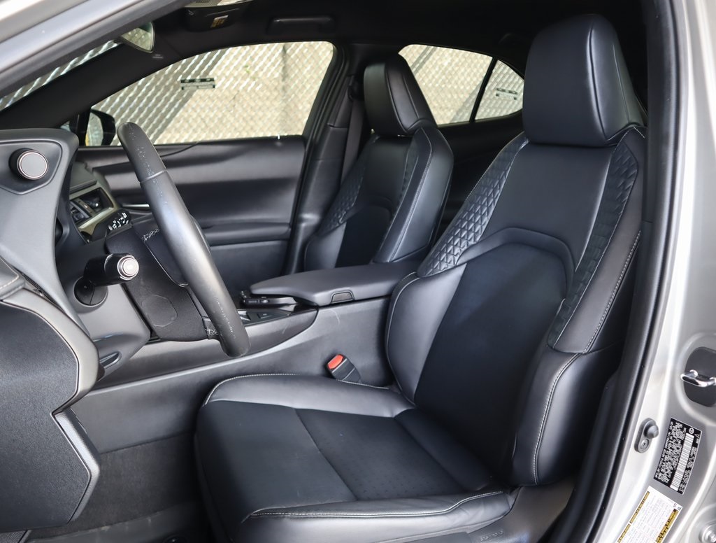 Thumbnail: 2020 Lexus UX - 26