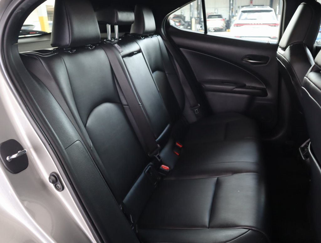 Thumbnail: 2020 Lexus UX - 29