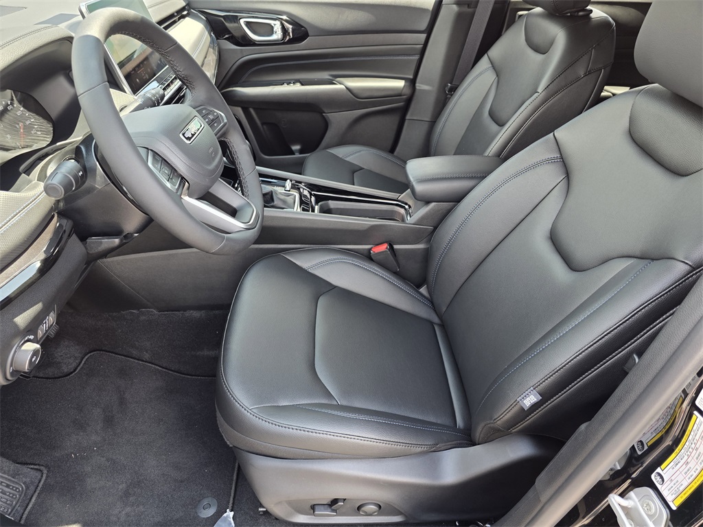 2025 Jeep Compass Limited Black at Mac Haik CDJR North Houston