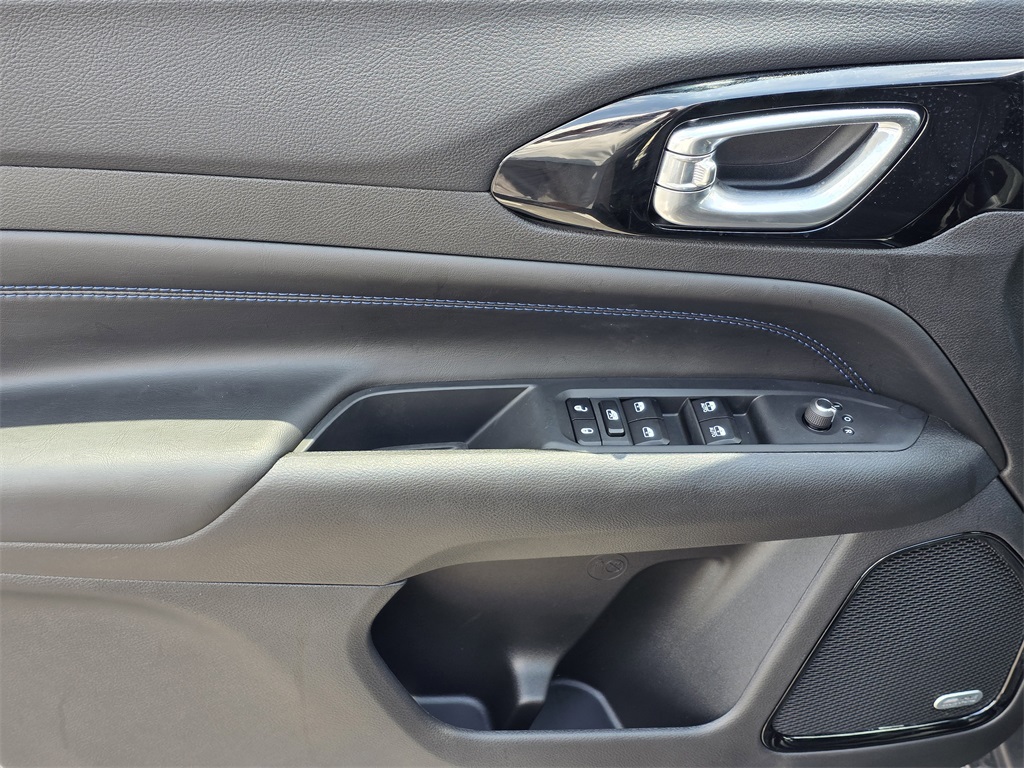 2025 Jeep Compass Limited Black at Mac Haik CDJR North Houston