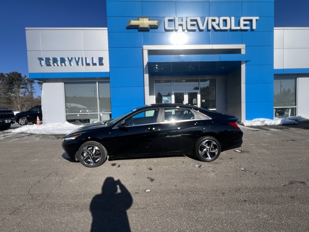 2023 Hyundai Elantra Limited FWD