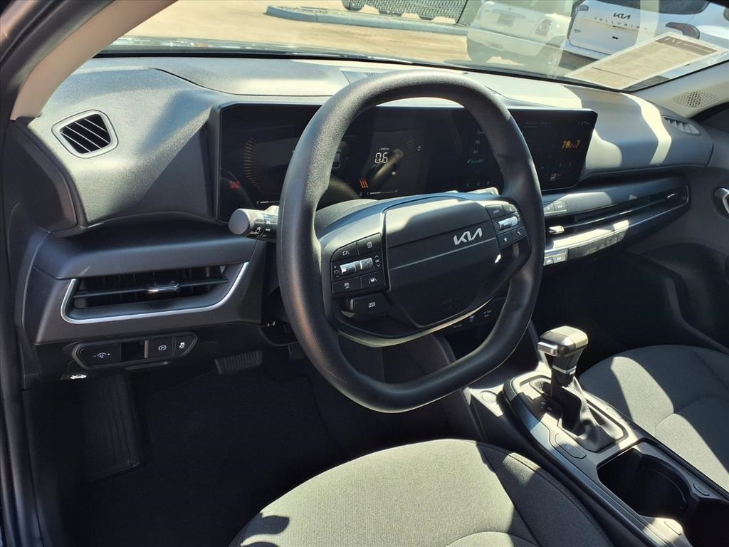2025 Kia K4 LXS - 10