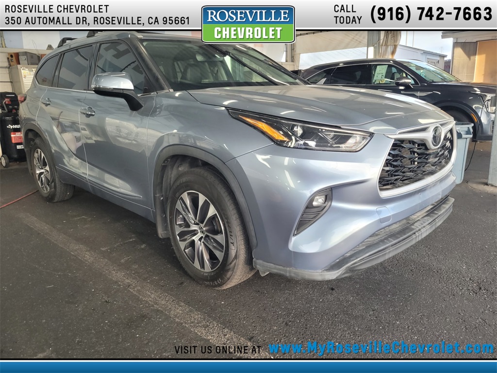 2022 Toyota Highlander XLE FWD