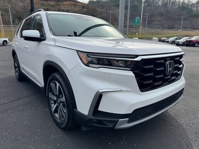 2025 Honda Pilot Touring FWD