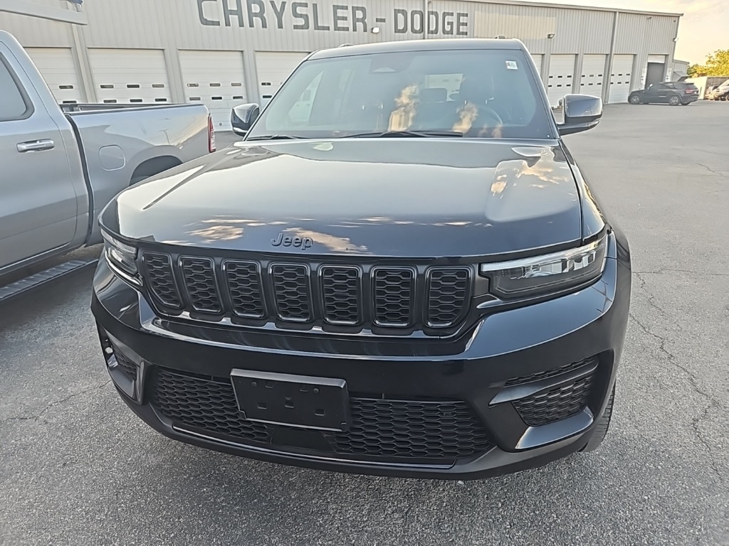 Used Car 2023 Jeep Grand Cherokee  Altitude For Sale Under $30,000 In San Marcos, Texas