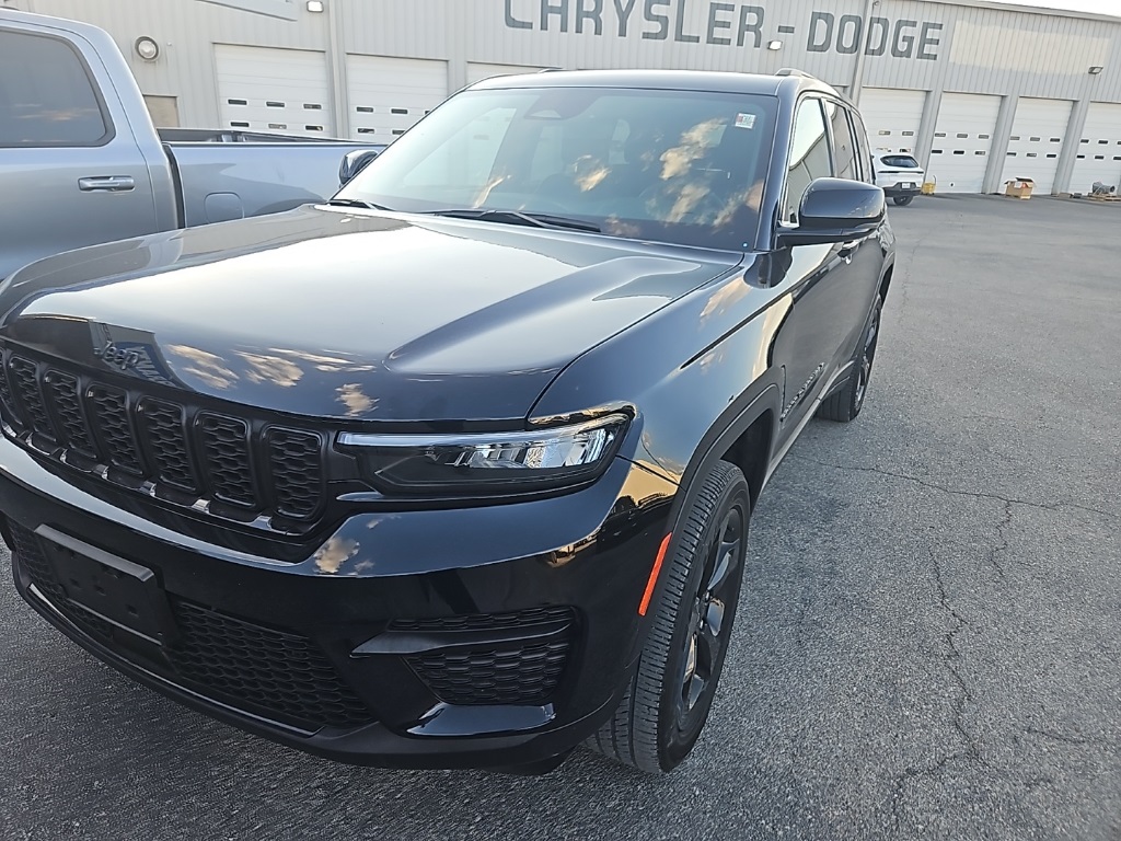 Used Car 2023 Jeep Grand Cherokee  Altitude For Sale Under $30,000 In San Marcos, Texas
