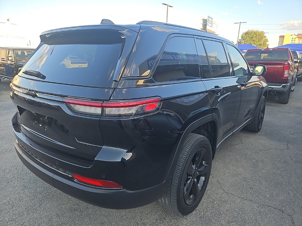 Used Car 2023 Jeep Grand Cherokee  Altitude For Sale Under $30,000 In San Marcos, Texas
