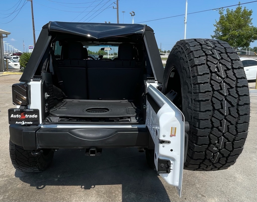 2016 Jeep Wrangler Unlimited Sport White at Autostrade