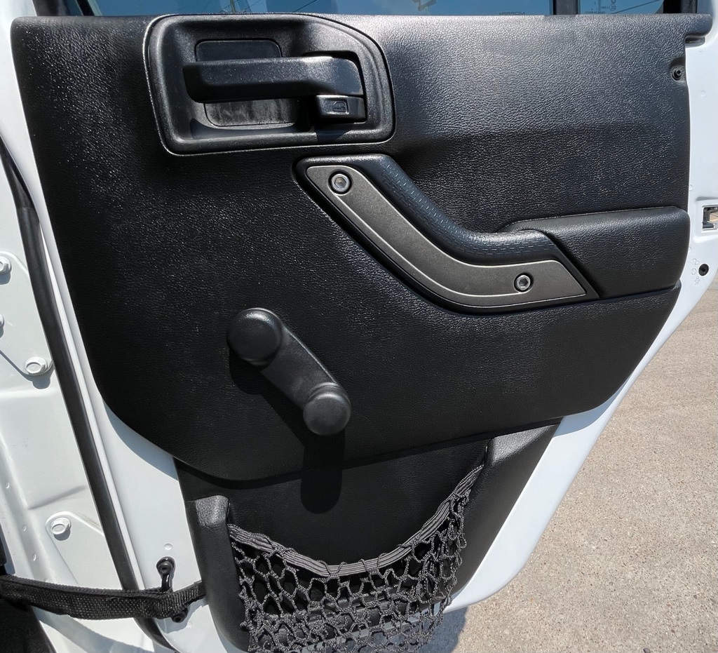 2016 Jeep Wrangler Unlimited Sport White at Autostrade