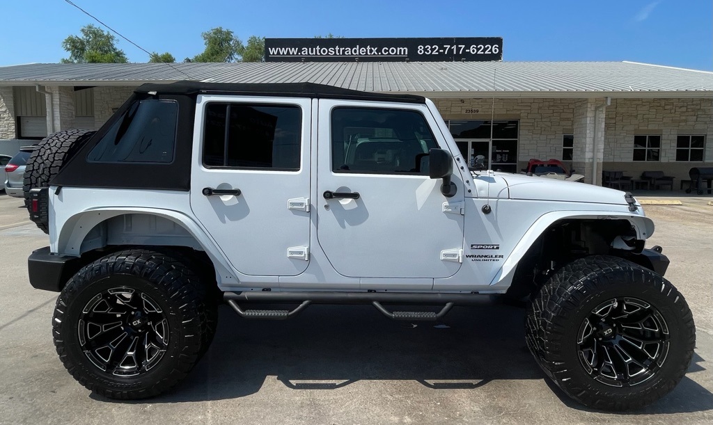 2016 Jeep Wrangler Unlimited Sport White at Autostrade