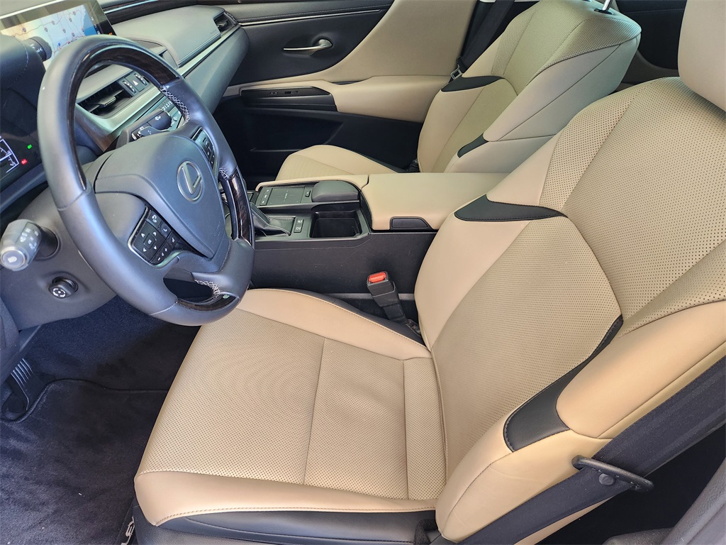 2019 Lexus ES 300h White at Westside Lexus
