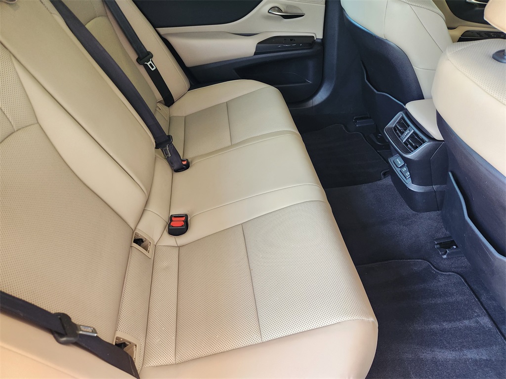 2019 Lexus ES 300h White at Westside Lexus