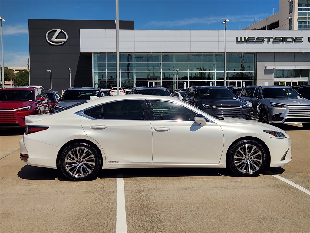 2019 Lexus ES 300h White at Westside Lexus