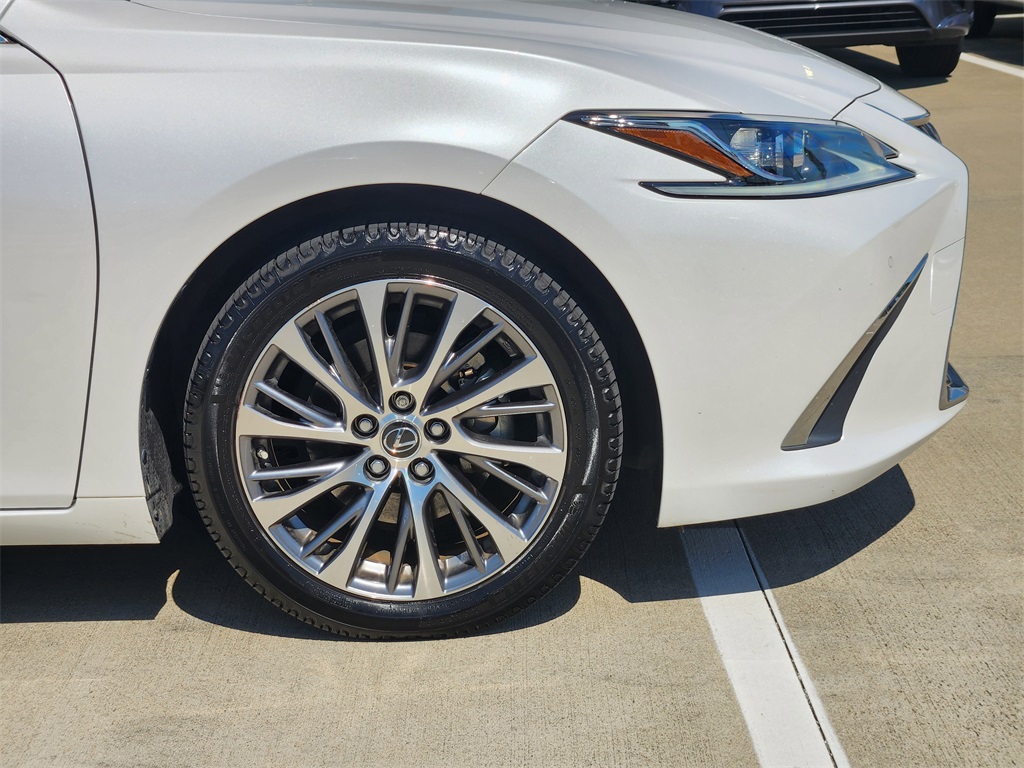 2019 Lexus ES 300h White at Westside Lexus