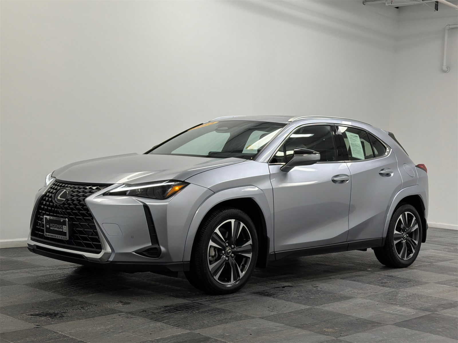 2025 Lexus UX Hybrid 300h AWD